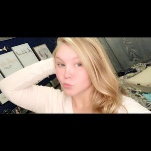 Meet your Posher, Emilee